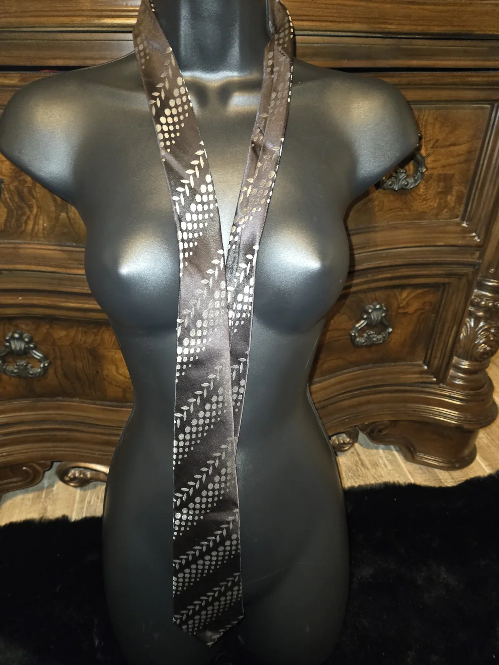 Vintage 100% Silk Men's Tie Brown Silver Geometric Pattern 55